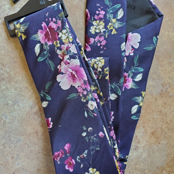 Express Men Ties - Picture 2 of 7